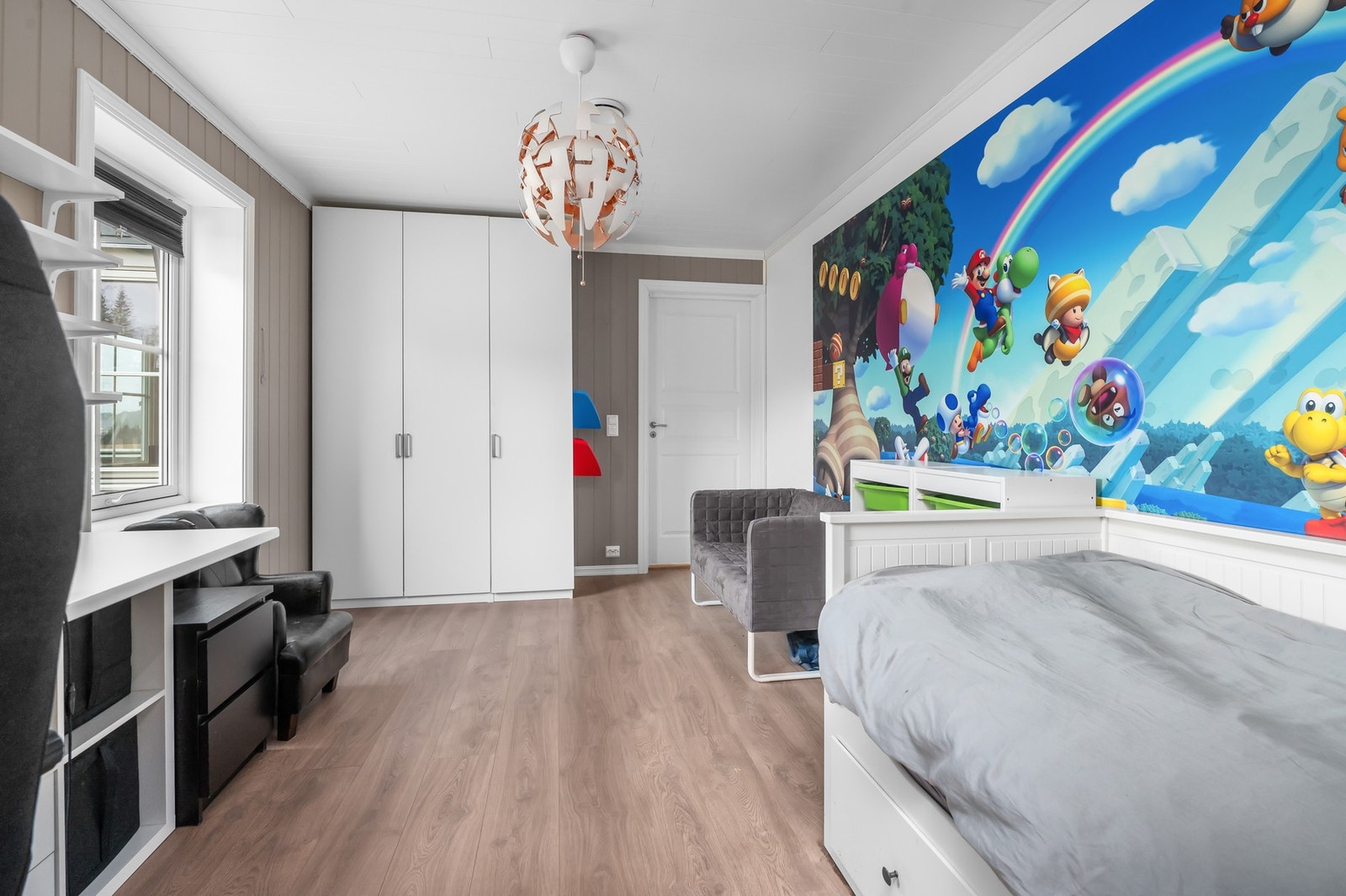 Det er 4 store soverom Galleribilde