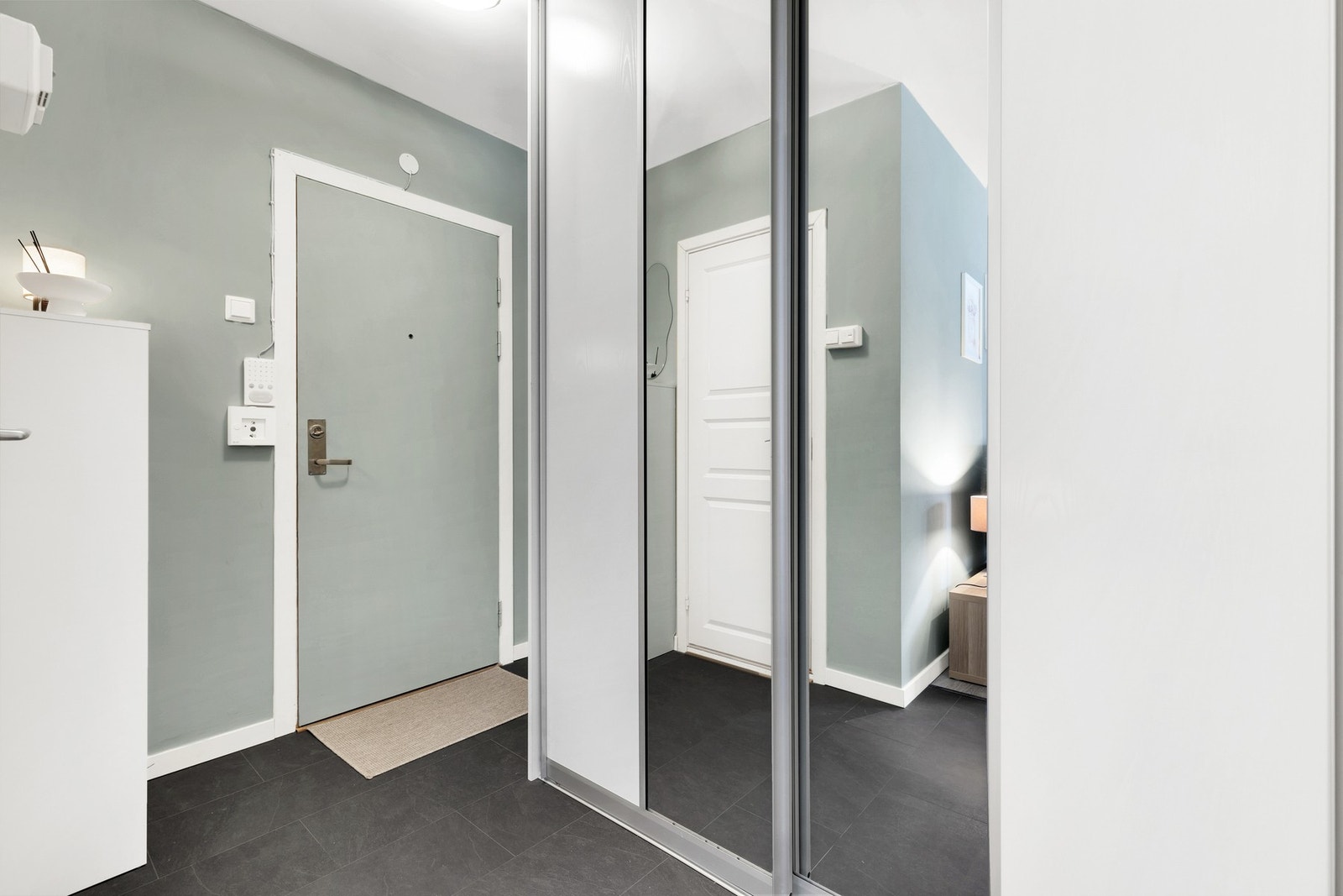 Gulvet i gangen ble skiftet i 2015. Galleribilde