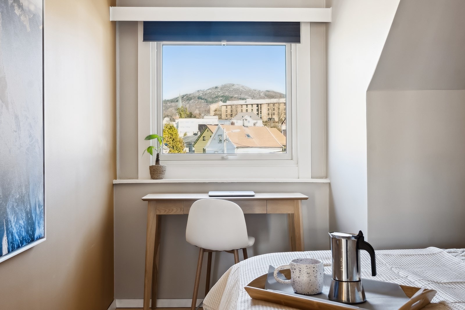 Også fra soverom har du fin utsikt, samt minimalt med innsyn Galleribilde