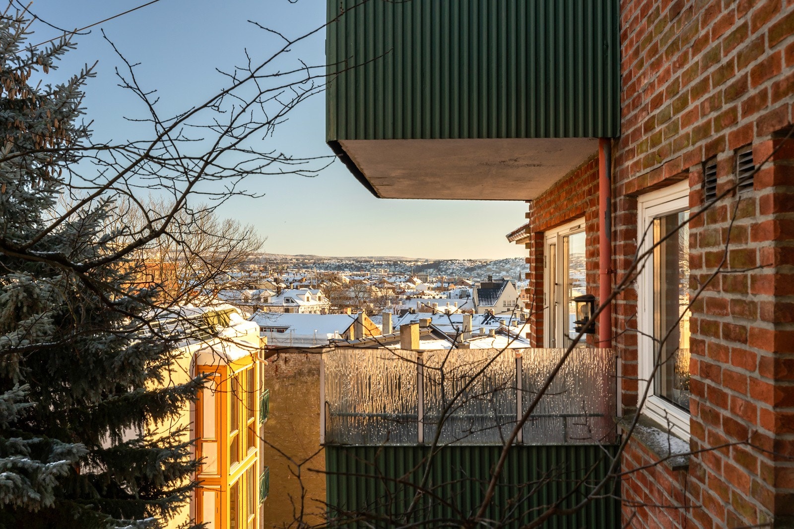 Fra balkongen har du flott utsyn over nabolaget Galleribilde