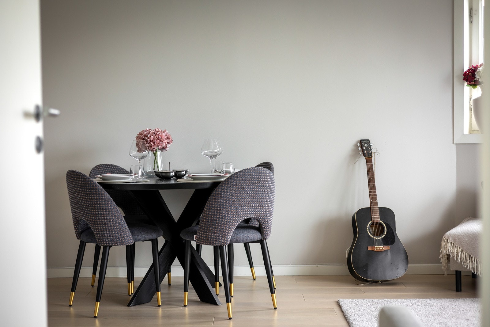 Her er det plass til stort spisebord Galleribilde