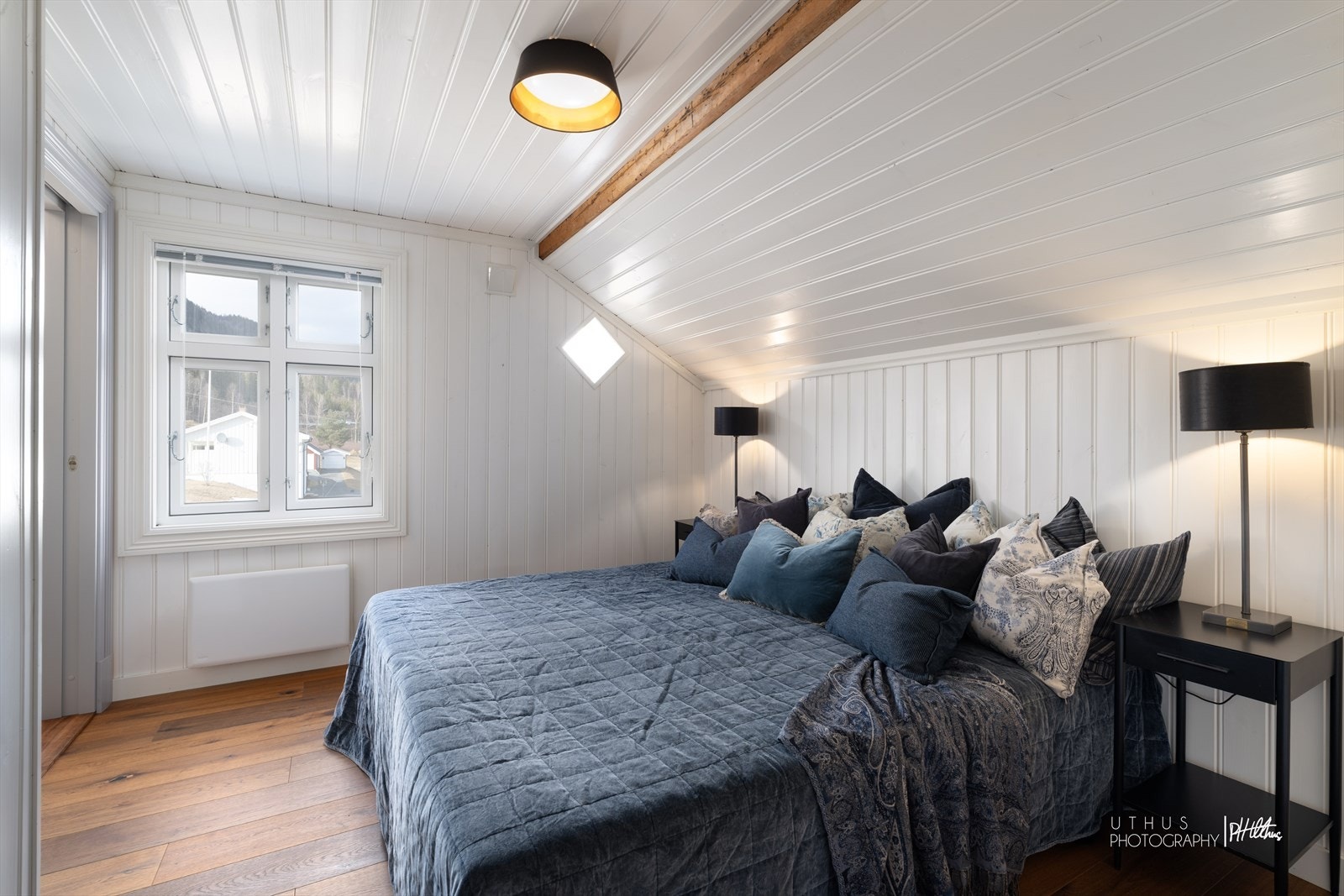 Soverom 3 (masterbedroom) i 2. etasjen. Galleribilde