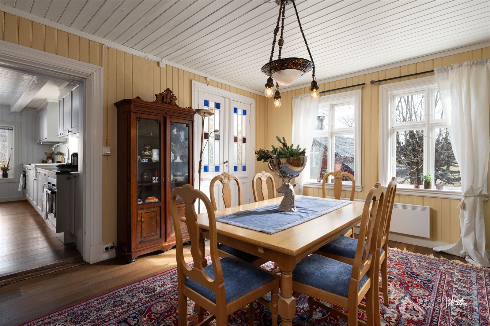 Hytta er opprinnelig en butikk som ble omgjort til fritidsbolig i 1996. Galleribilde