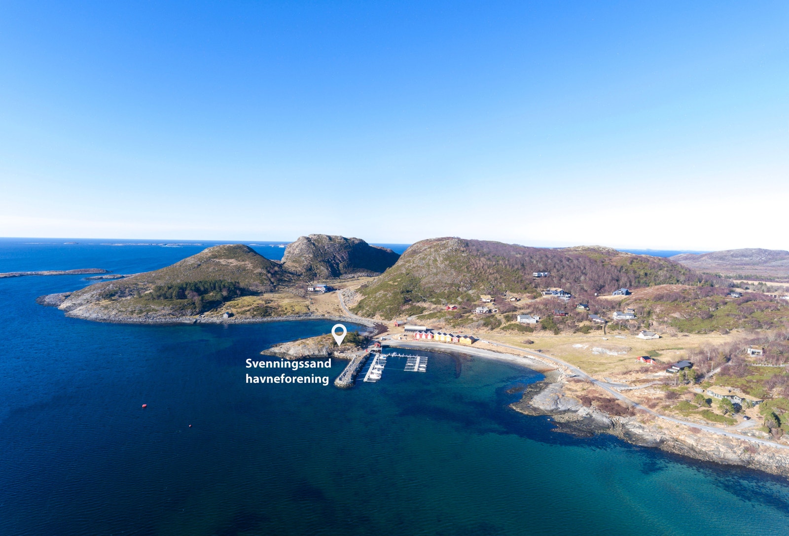 Det er mulighet for egen båtplass ved bryggeanlegget i Svenningsand Galleribilde