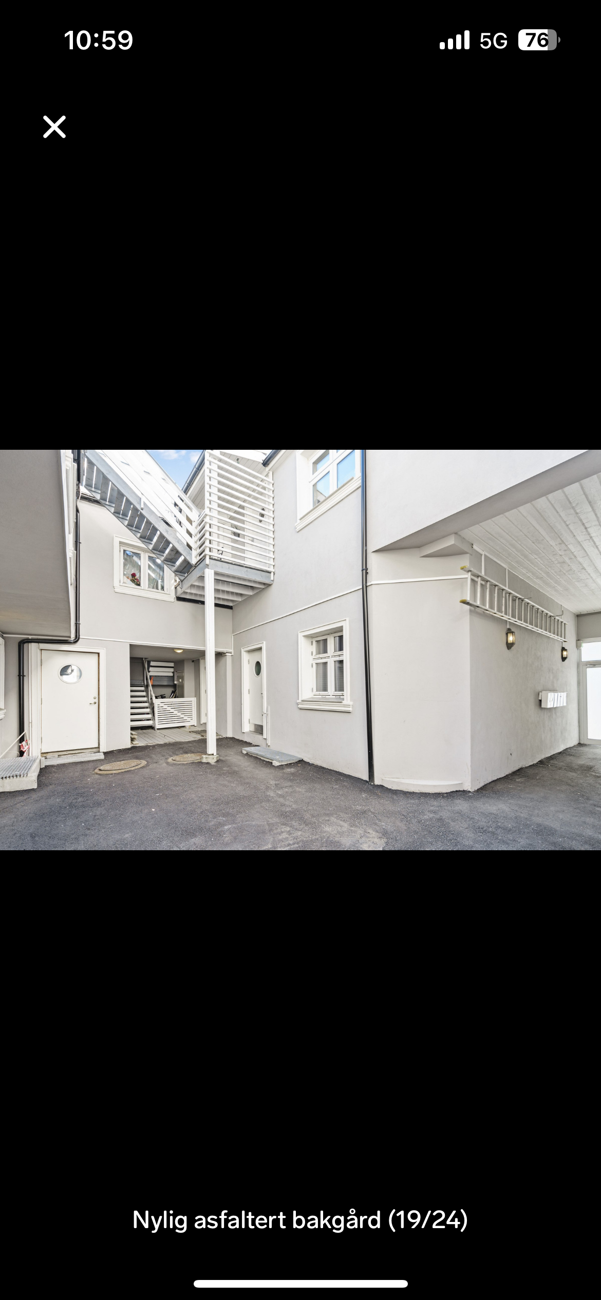 Bakgård Galleribilde