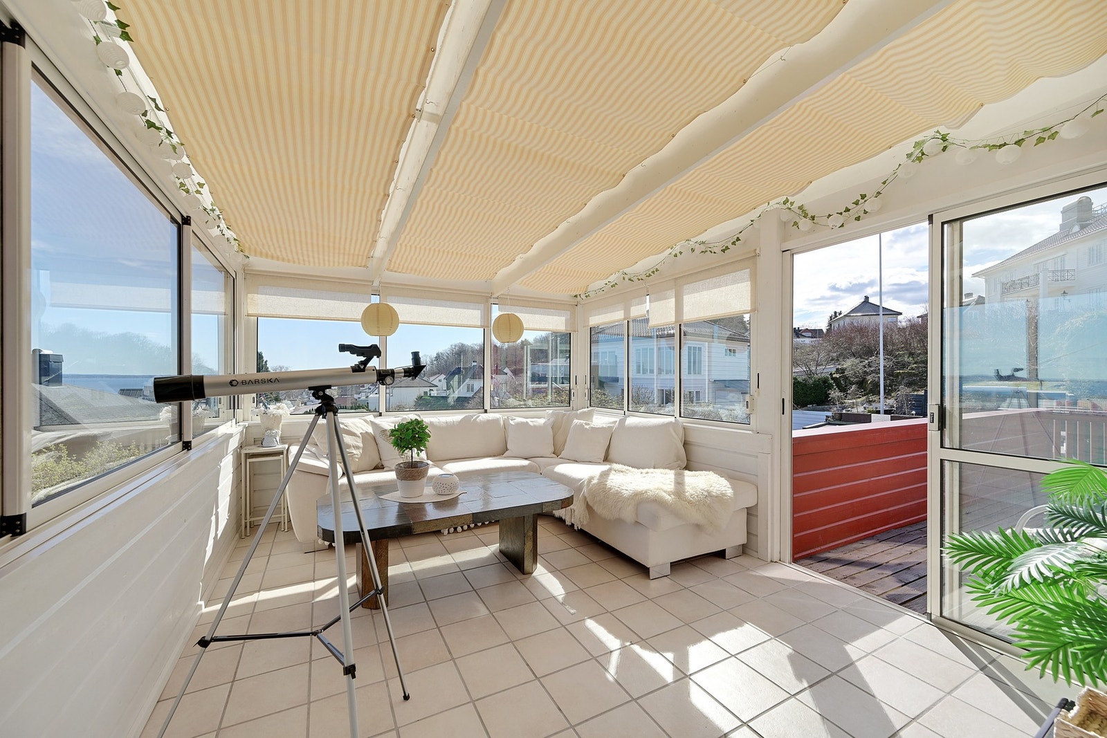 Flott vinterhage med gulvvarme og isolervinduer Galleribilde