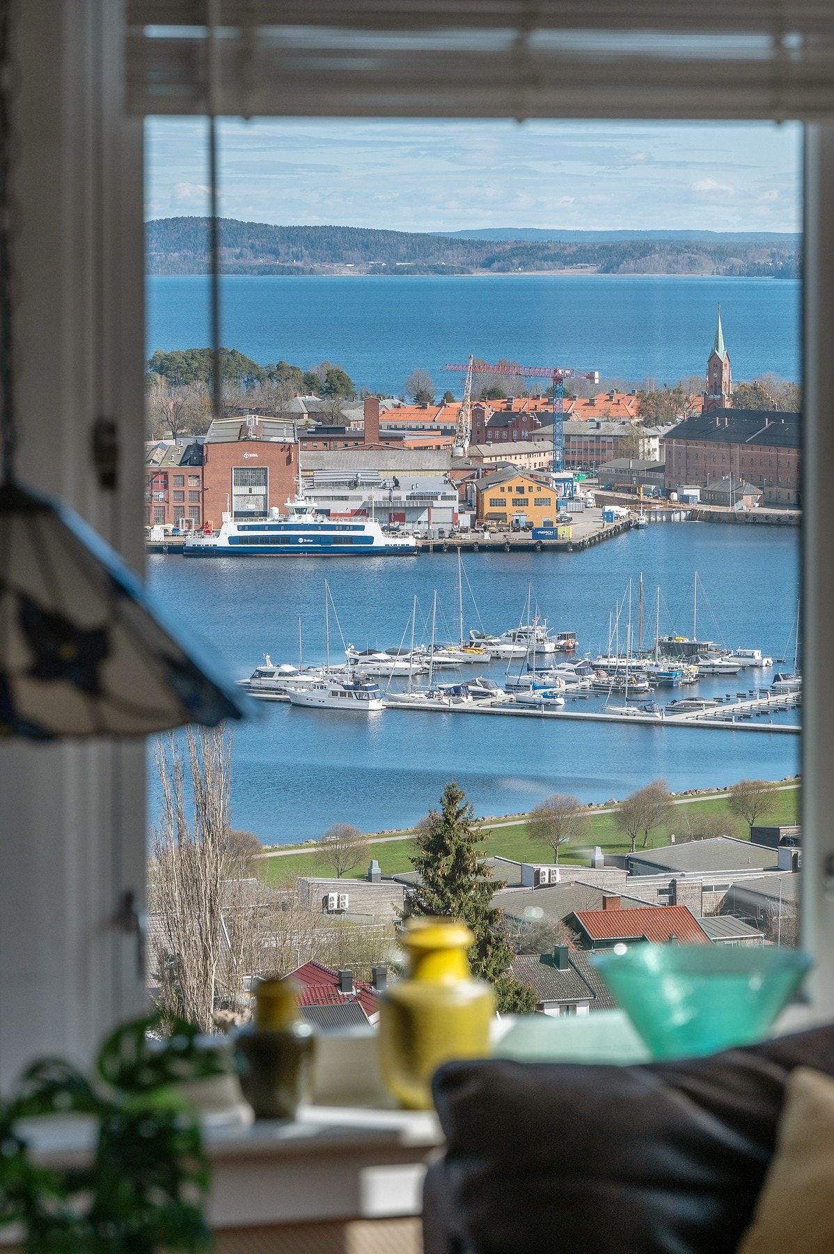 Ikke så verst utsikt over Karljohansvern og fjorden fra egen sofa... Galleribilde