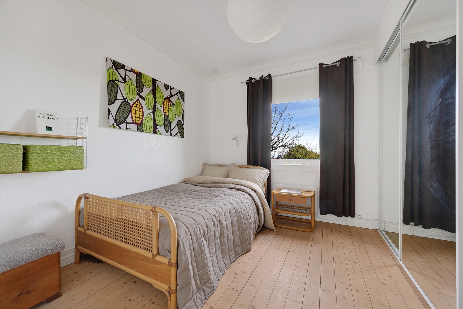 Soverom III her nedslipet original gulv Galleribilde