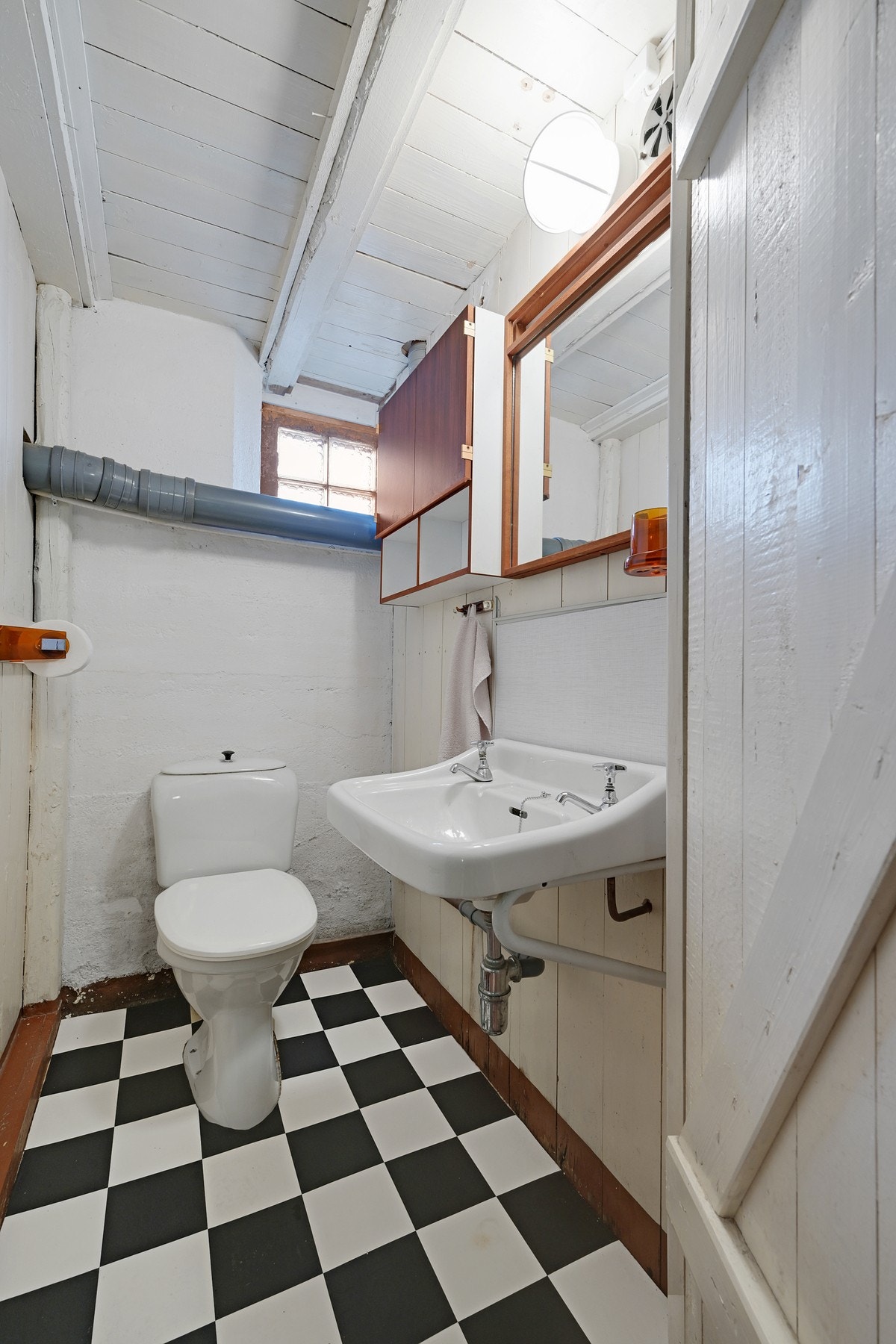 Wc-rom også i kjelleren Galleribilde