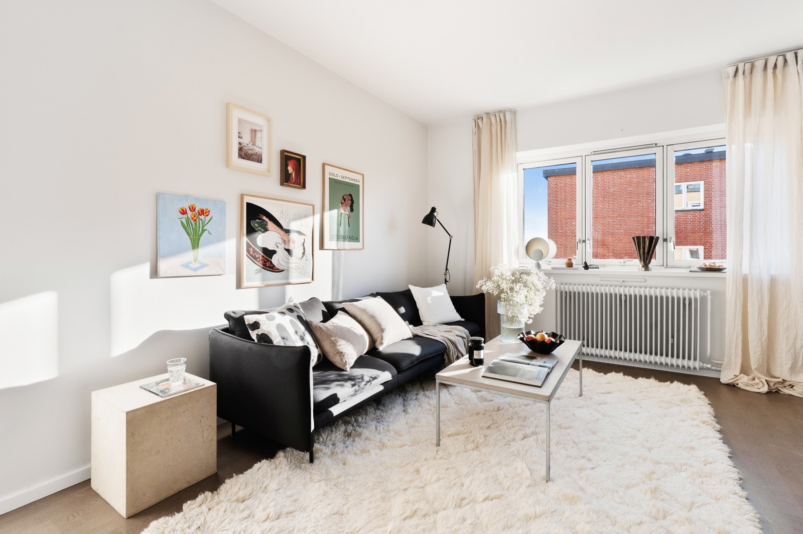 Varmtvann og fyring er inkludert i felleskostnadene. Galleribilde