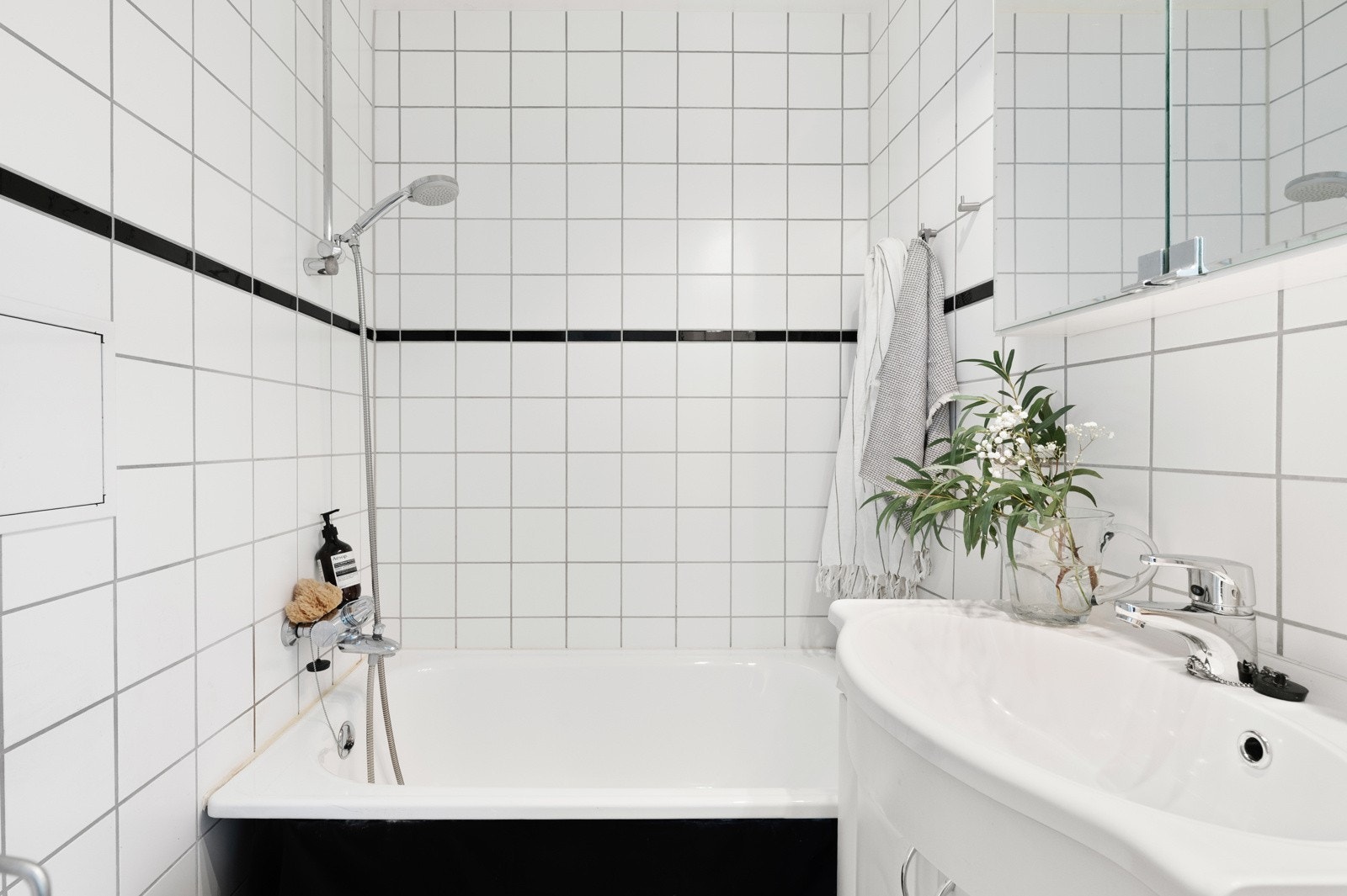 Deilig badekar løsning på badet. Galleribilde