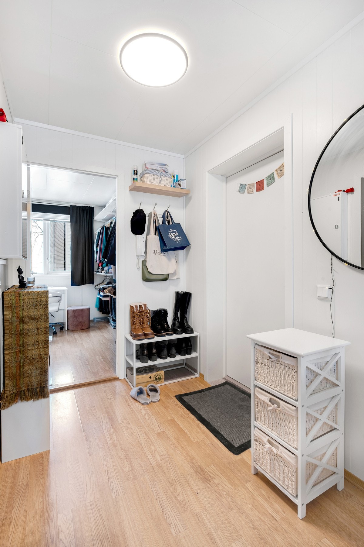 Velkommen inn til en lys og trivelig entrè. Galleribilde