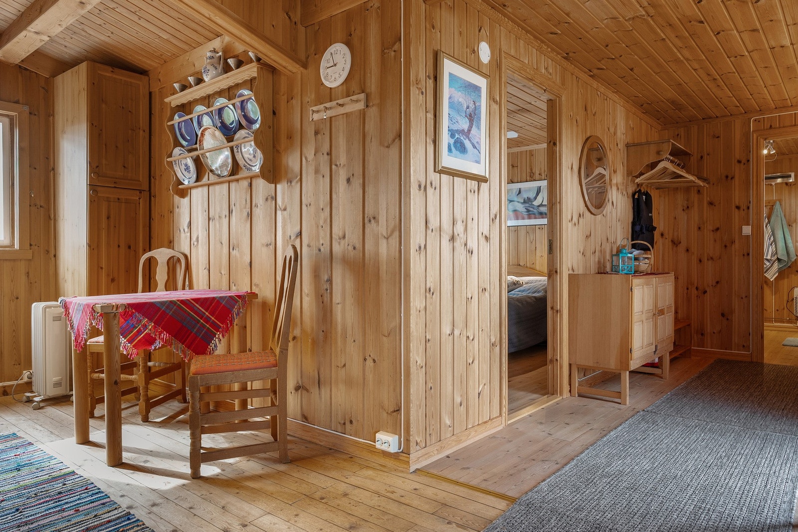 Fra stuen mot hallen. Galleribilde