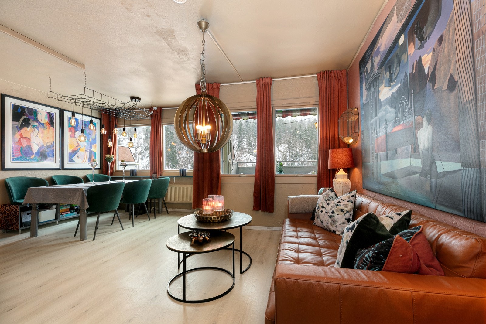 Utgang til balkong fra stuen. Galleribilde