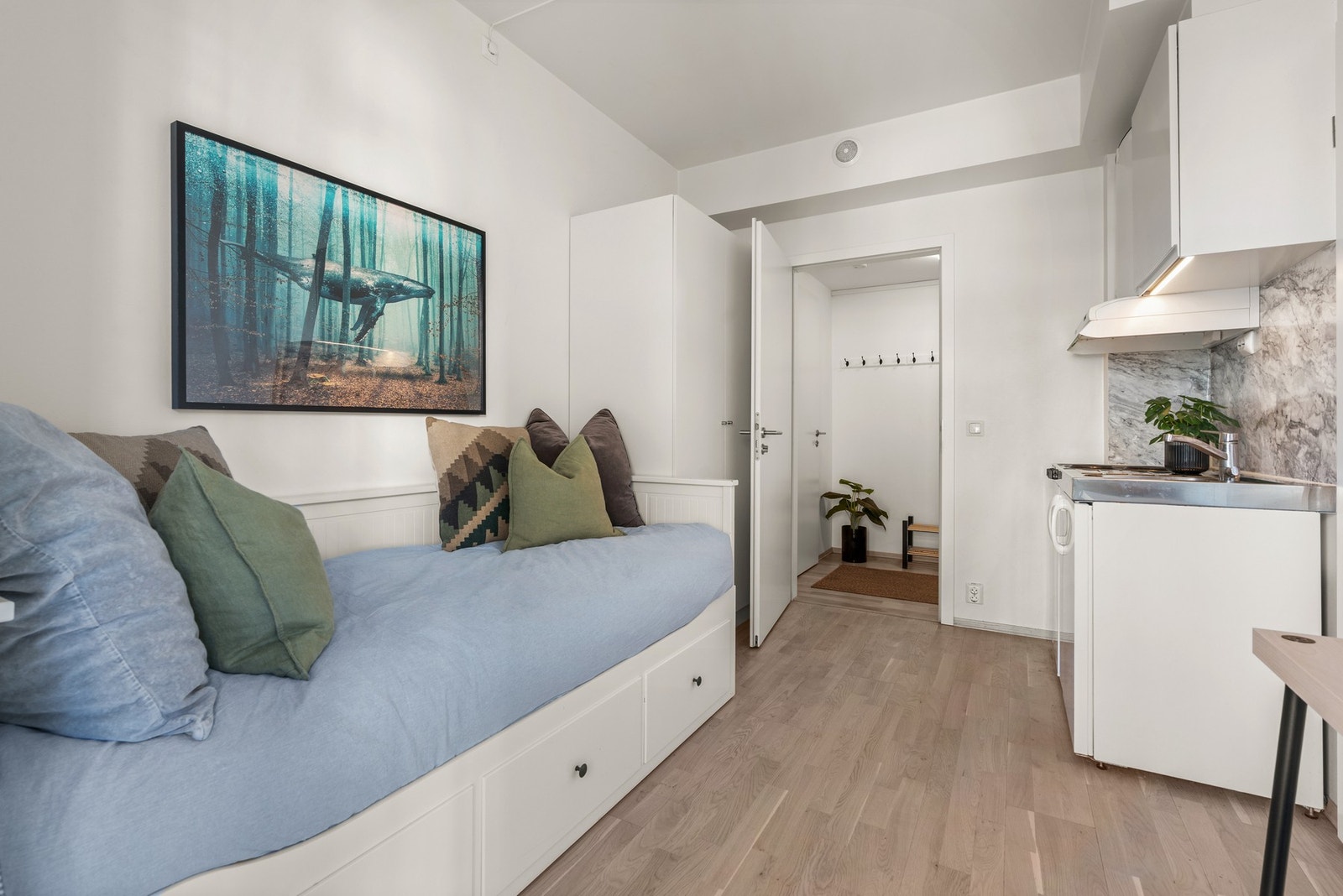 Nåværende eiere leier ut hybeldelen for kr. 11.000 per mnd. - bor du selv i hoveddelen er dette skattefri inntekt Galleribilde