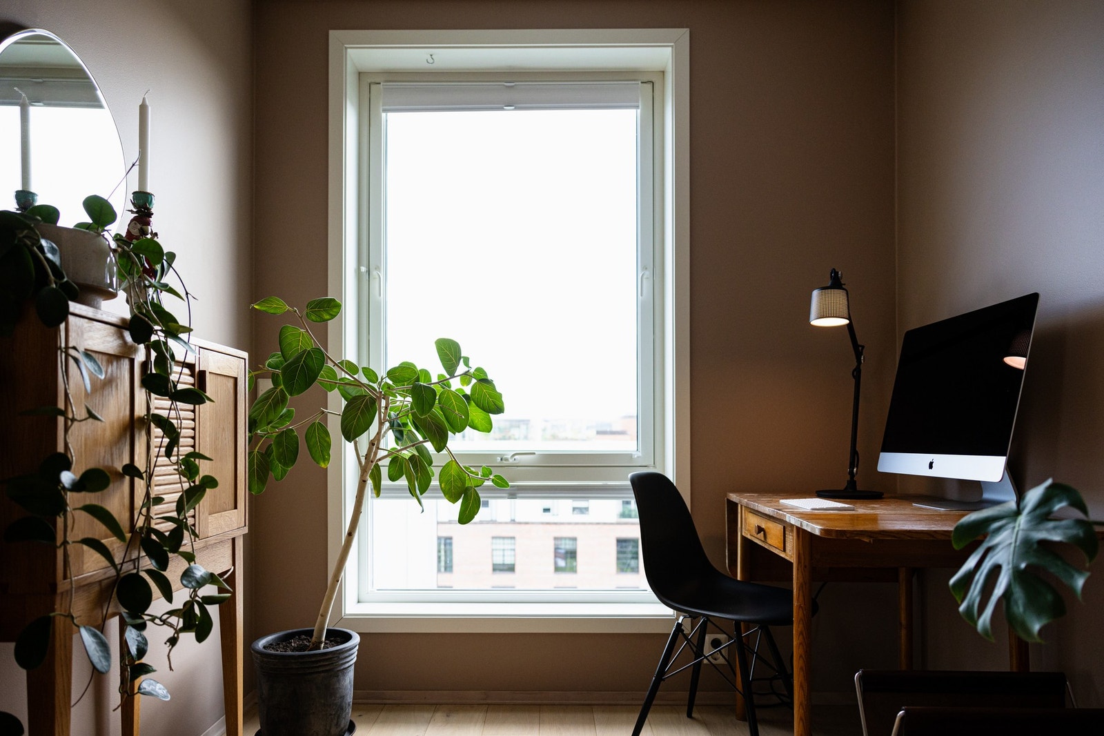 Rommet vender mot stille områder i øst som sikrer optimal arbeidsro. Galleribilde