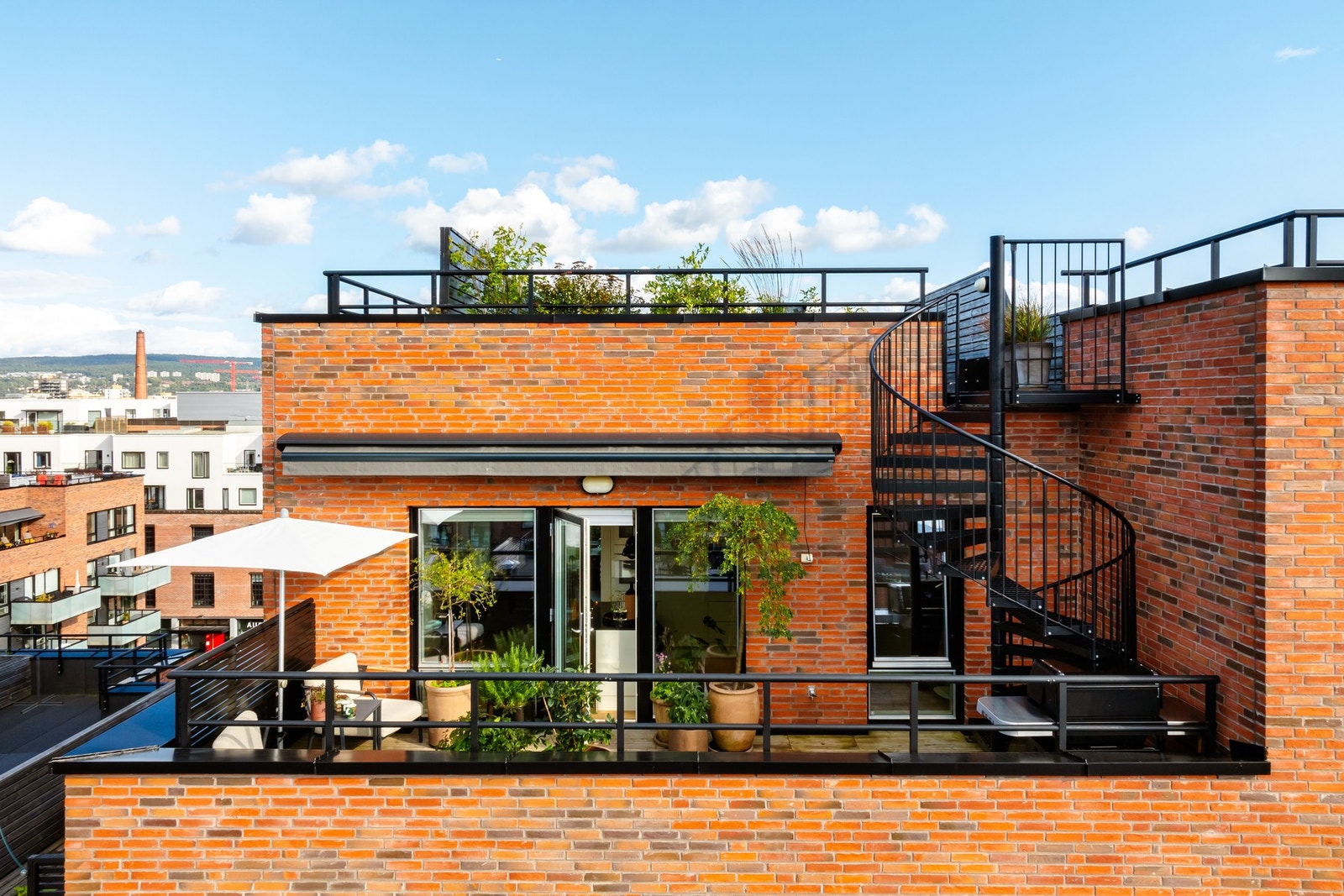 Jan Gunnar Grunden ønsker velkommen til Bøkkerveien 32C! Galleribilde