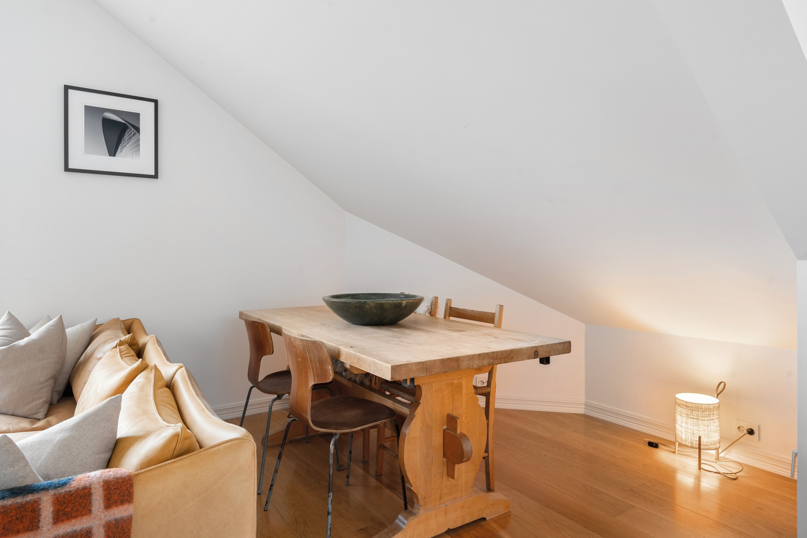 Plass for spisebord i stue.