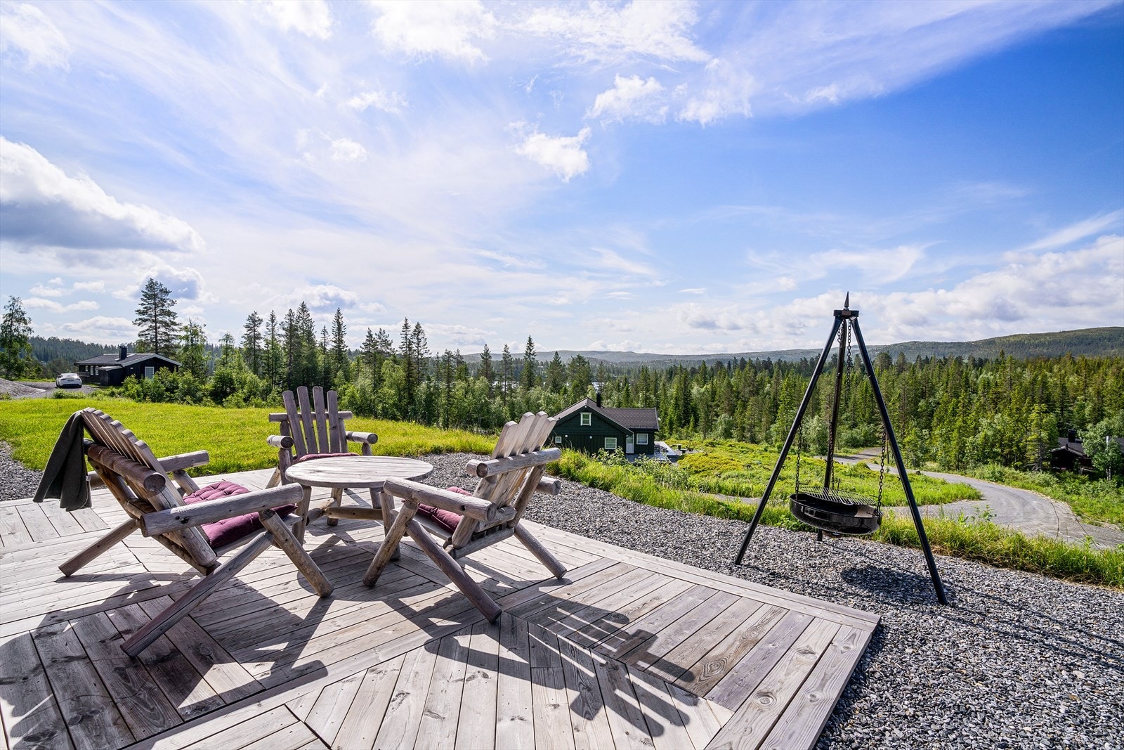Usjenert, med god avstand til omkringliggende hyttenaboer! Galleribilde