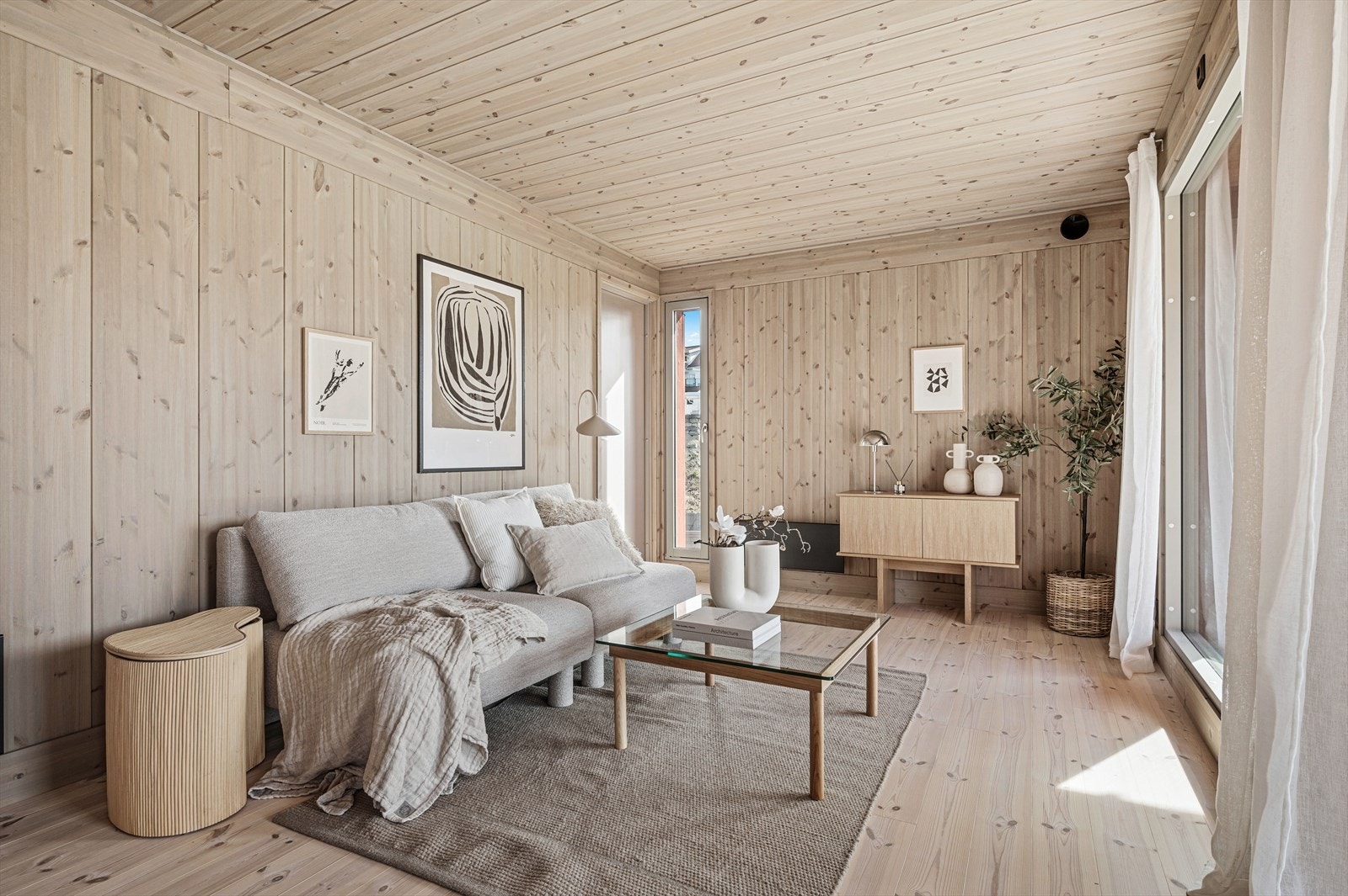 Hytta inneholder: Gang, stue/spisestue/kjøkken, bad/wc, 2 soverom og bod. Galleribilde