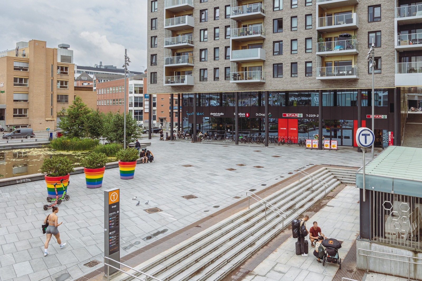 Nærområdet byr på butikker, cafeer og kort vei til offentlig transport. Galleribilde