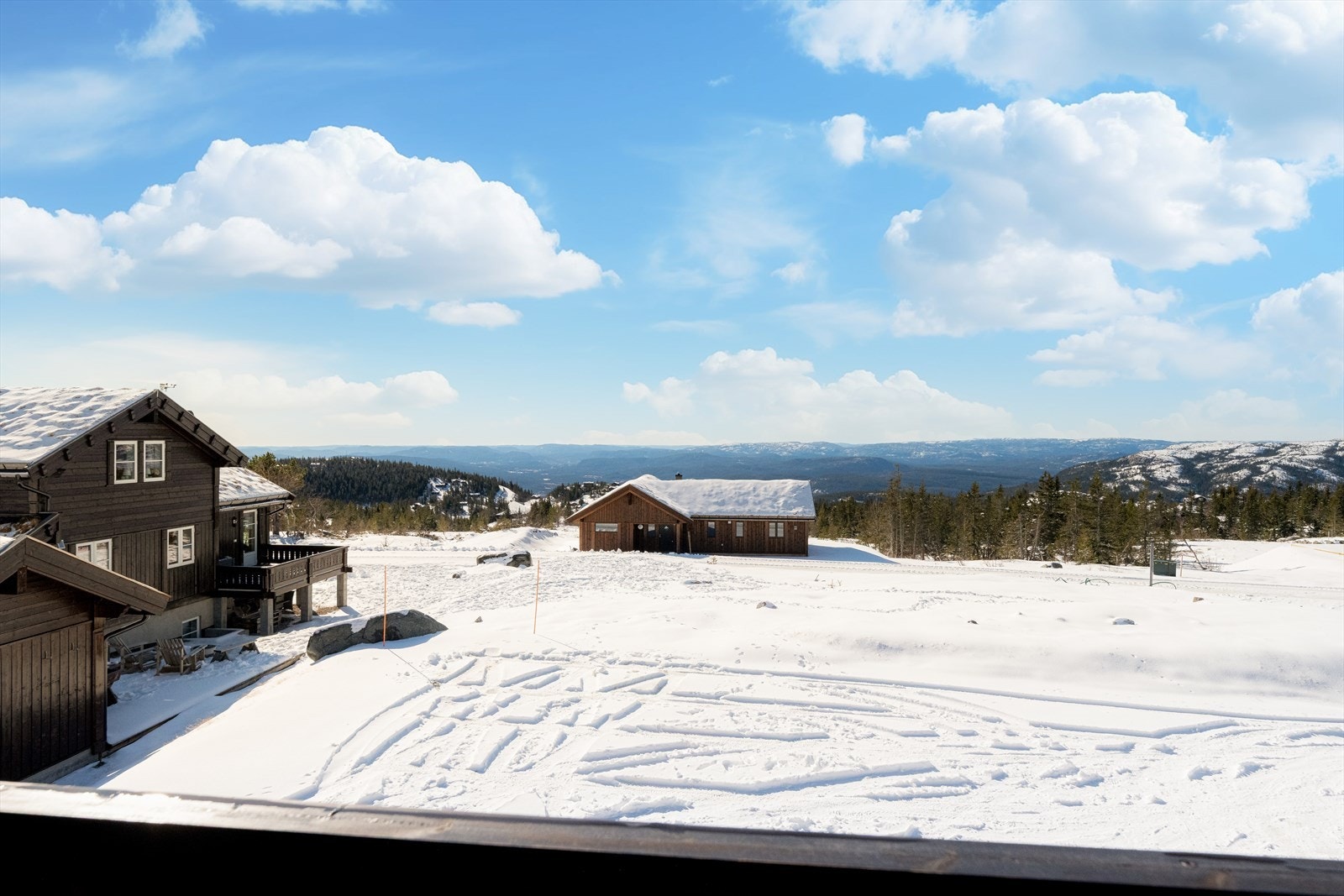 Utsikt over nærområdet og den vakre naturen. Galleribilde