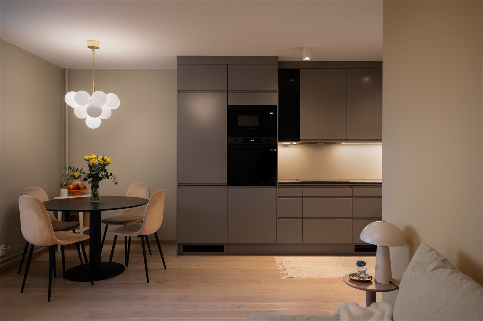 Det elektriske anlegget - med unntak av badet - er helt nytt fra 2023, og det foreligger samsvarserklæring fra elektriker. Galleribilde