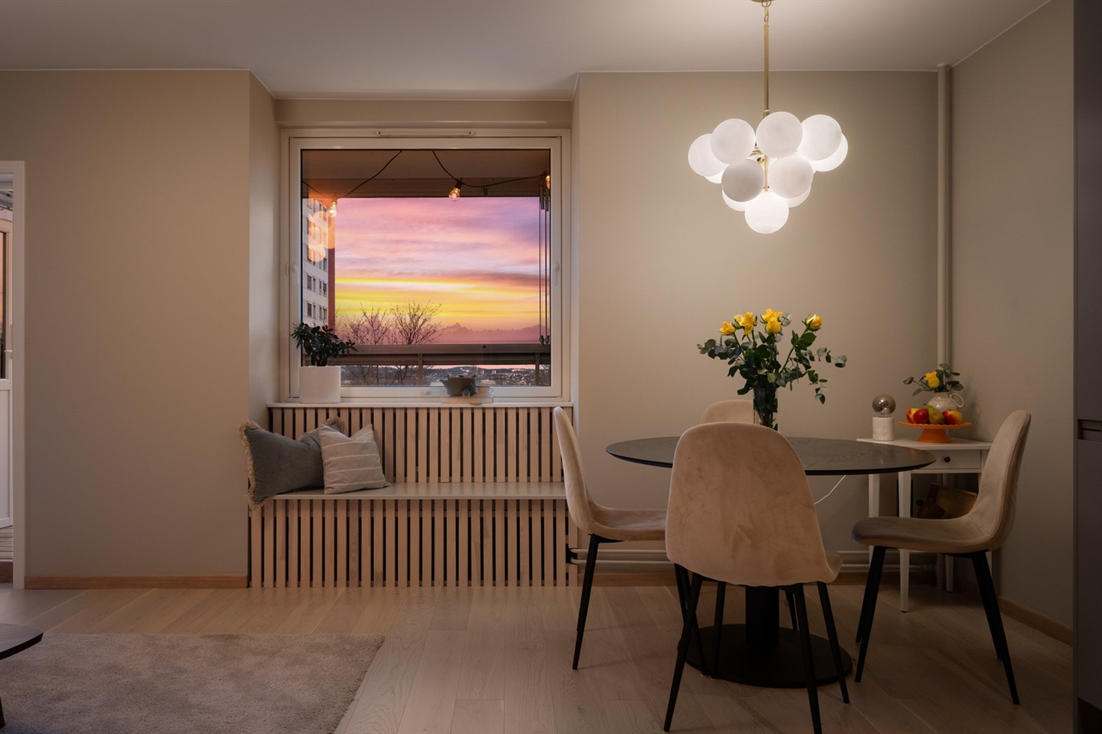 Denne boligen er pusset opp på en særdeles gjennomført måte i 2023 - her er ingenting overlatt til tilfeldighetene. Galleribilde