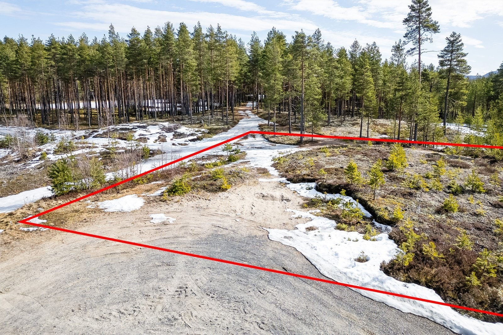 Tomten er på dryge 1,7 mål og gir deg gode muligheter for å bygge boligen du drømmer om! Galleribilde