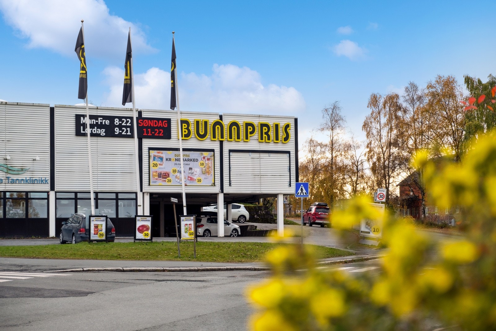 Det tar 9 minutter å gå til Bunnpris Angelltrøa med søndagsåpen avdeling. Galleribilde