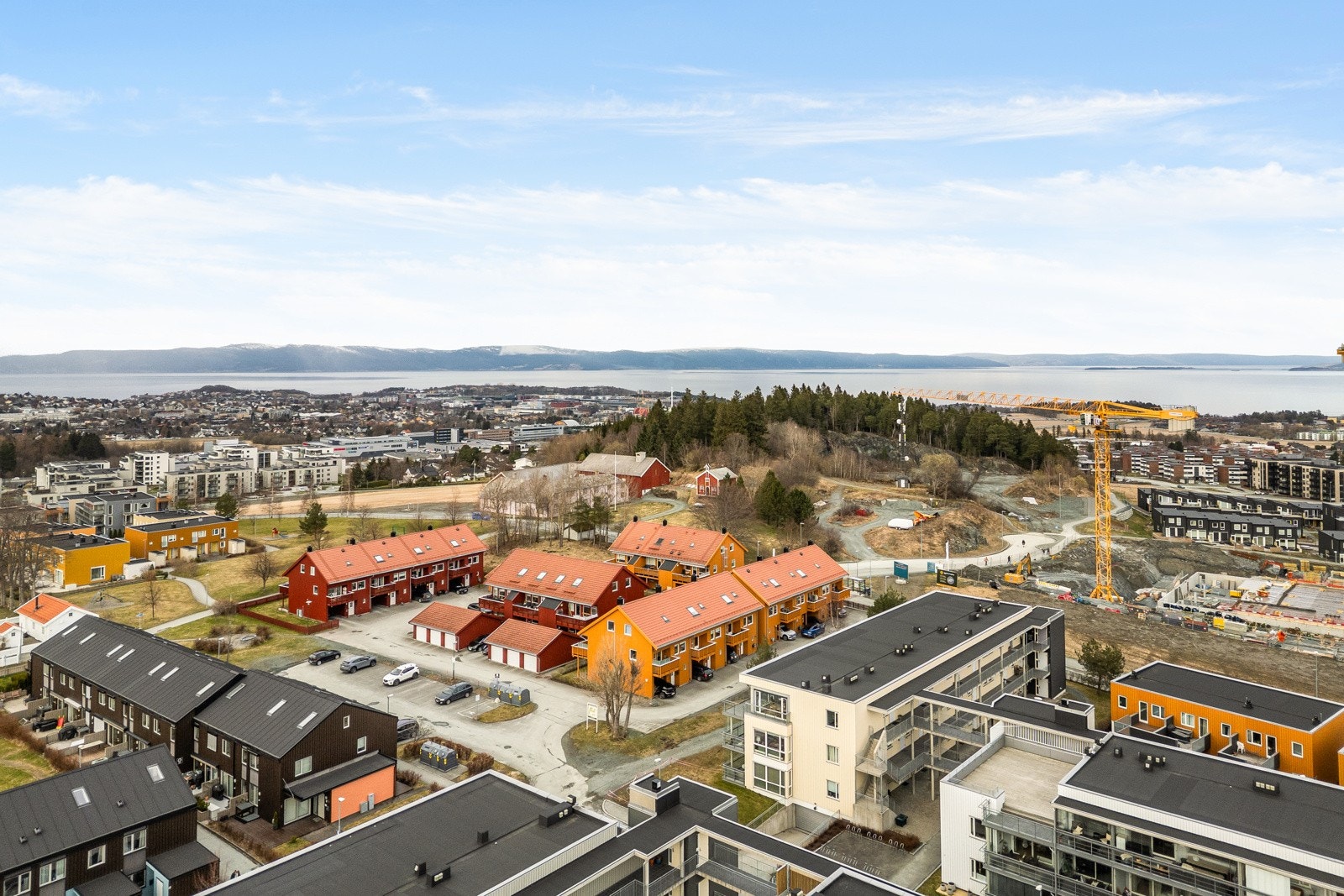Sameiet Blomsterenga er et boligsameie lokalisert mellom Gamle Jonnsvannsvei og Granåsveien ovenfor Angeltrøa, og består av 97 seksjoner. Galleribilde
