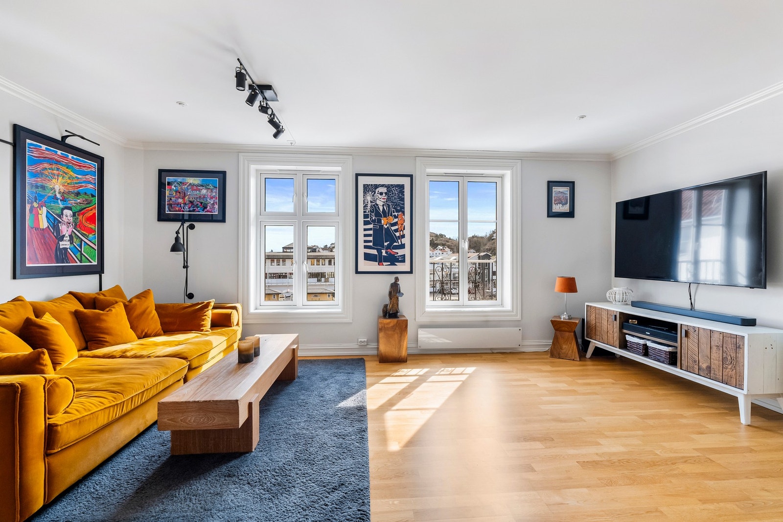 Flott stue med nydelig utsikt. Galleribilde