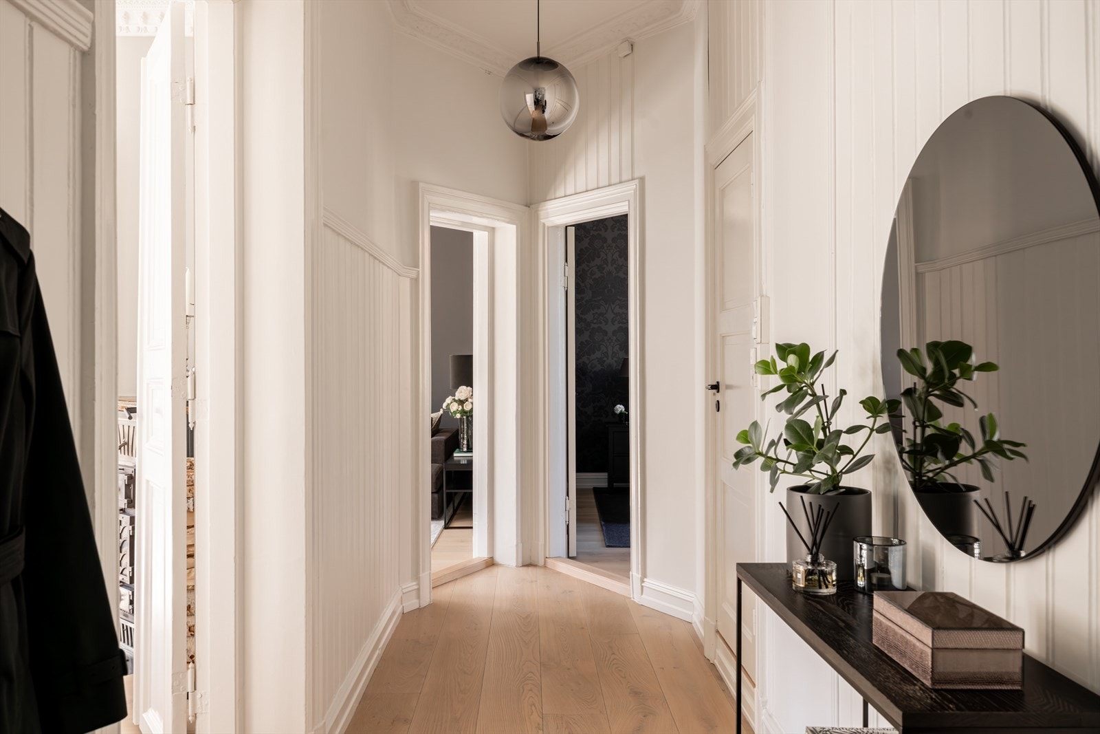 Planløsningen er godt utnyttet og boligen oppleves sosial og romslig Galleribilde