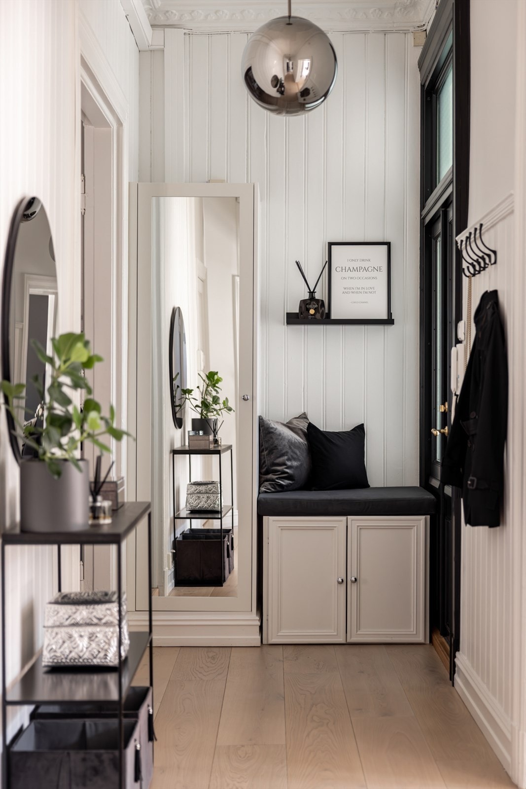 Det ble montert nye inngangsdører i regi av sameiet i 2020 Galleribilde