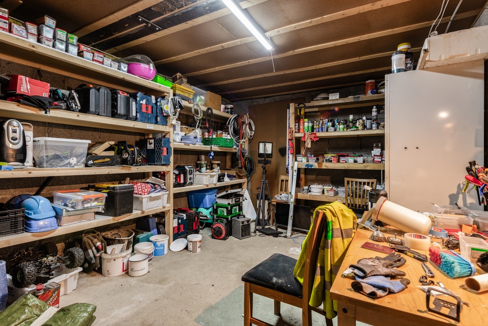 Bod i kjelleretasjen. Galleribilde