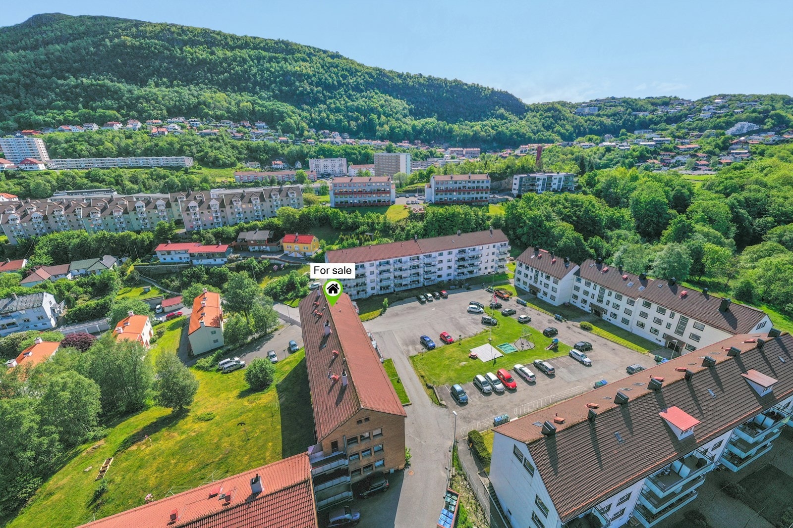 Leiligheten har en sentral beliggenhet med Landås, med kort vei til det meste du trenger i hverdagen! Galleribilde