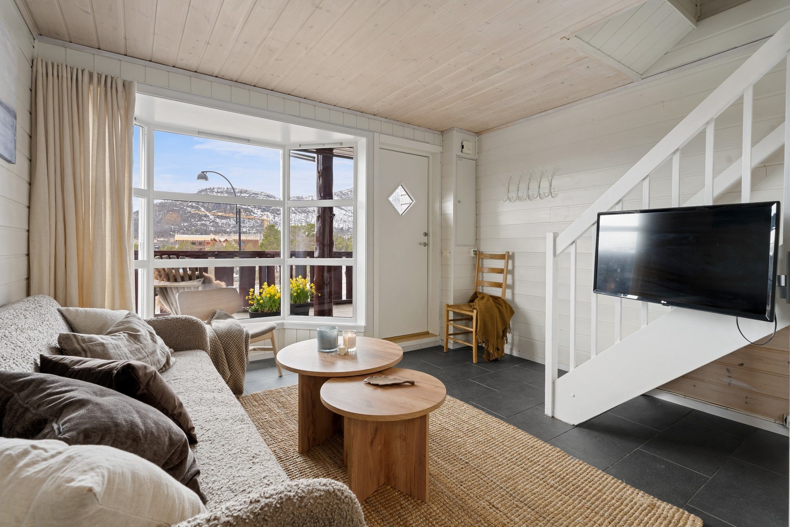 Store vinduer sørger for gode lysforhold. Galleribilde