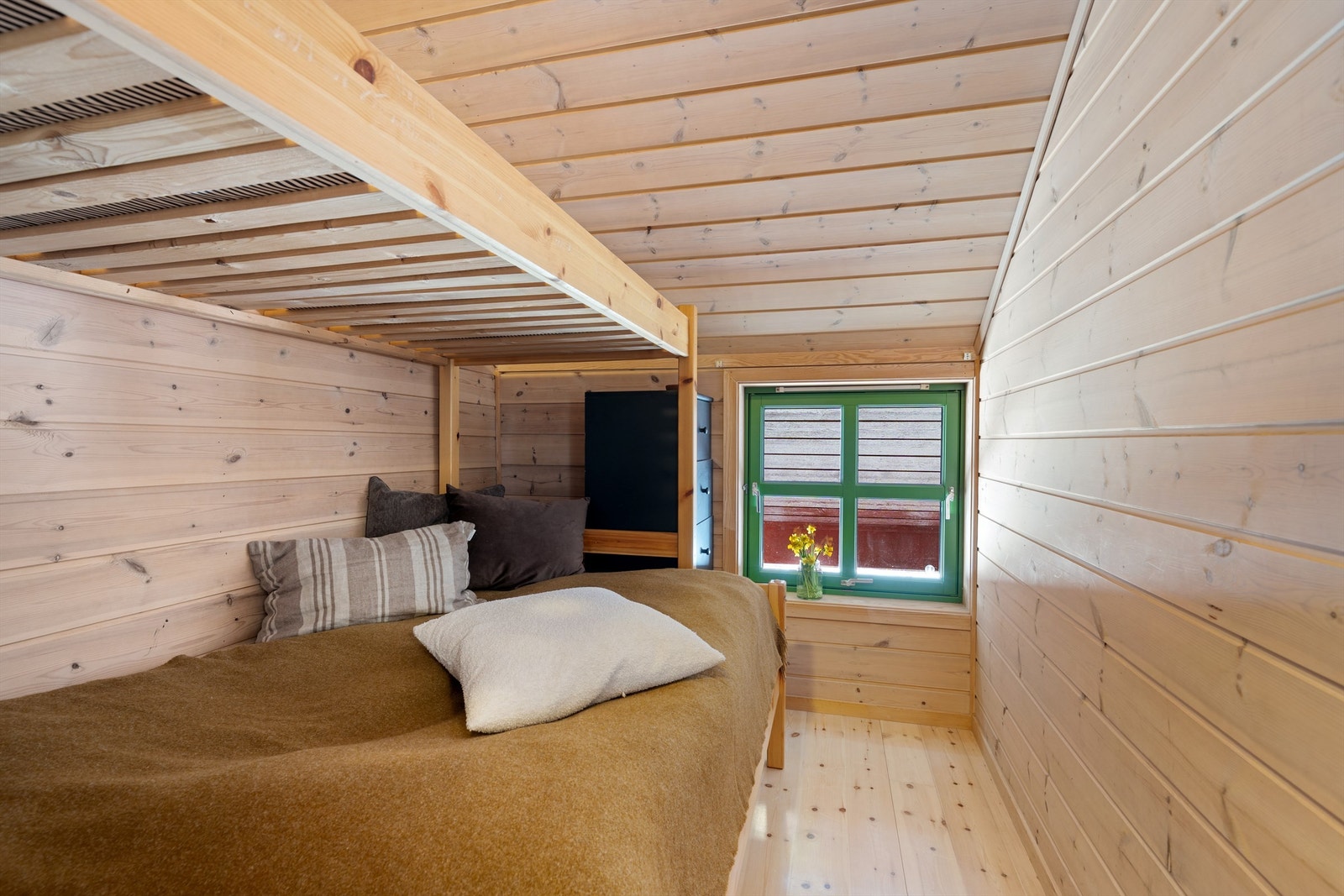 Soverom 1 med familiekøye. Galleribilde