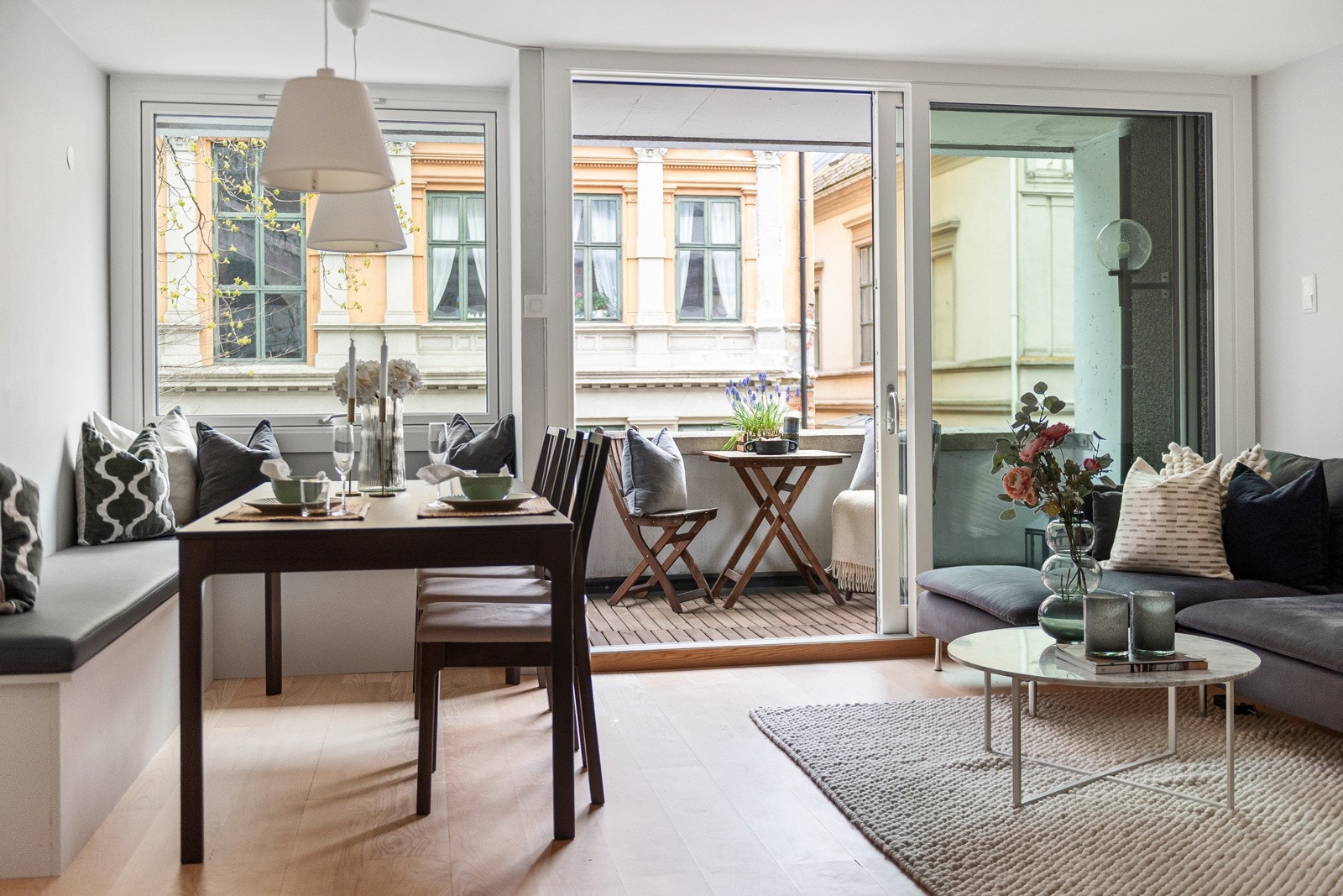 Det er satt inn helt nye vinduer og balkongdør i regi av sameiet i 2025 Galleribilde