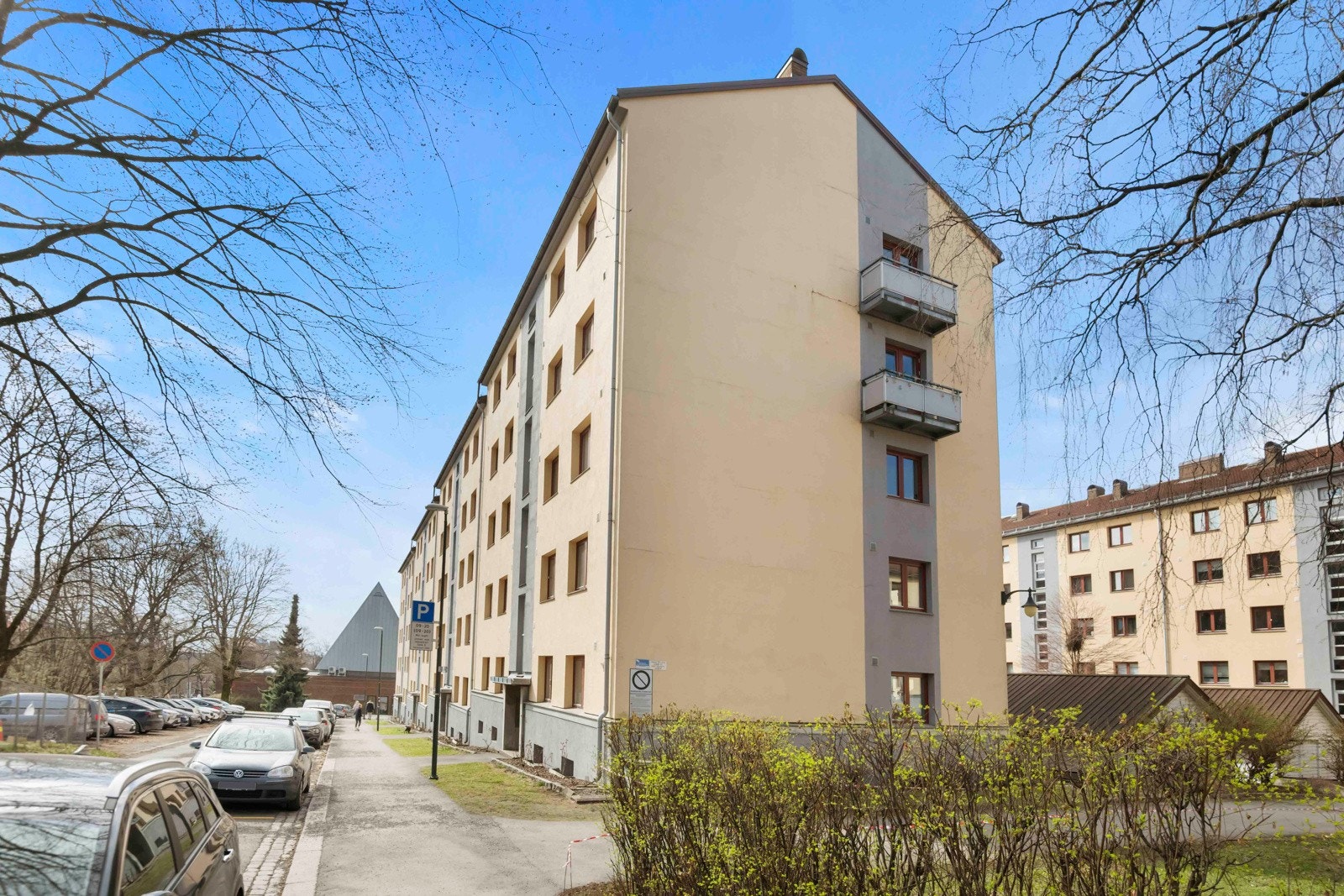 Brl. består av 231 andelsleiligheter fordelt på 4 bygninger. Galleribilde