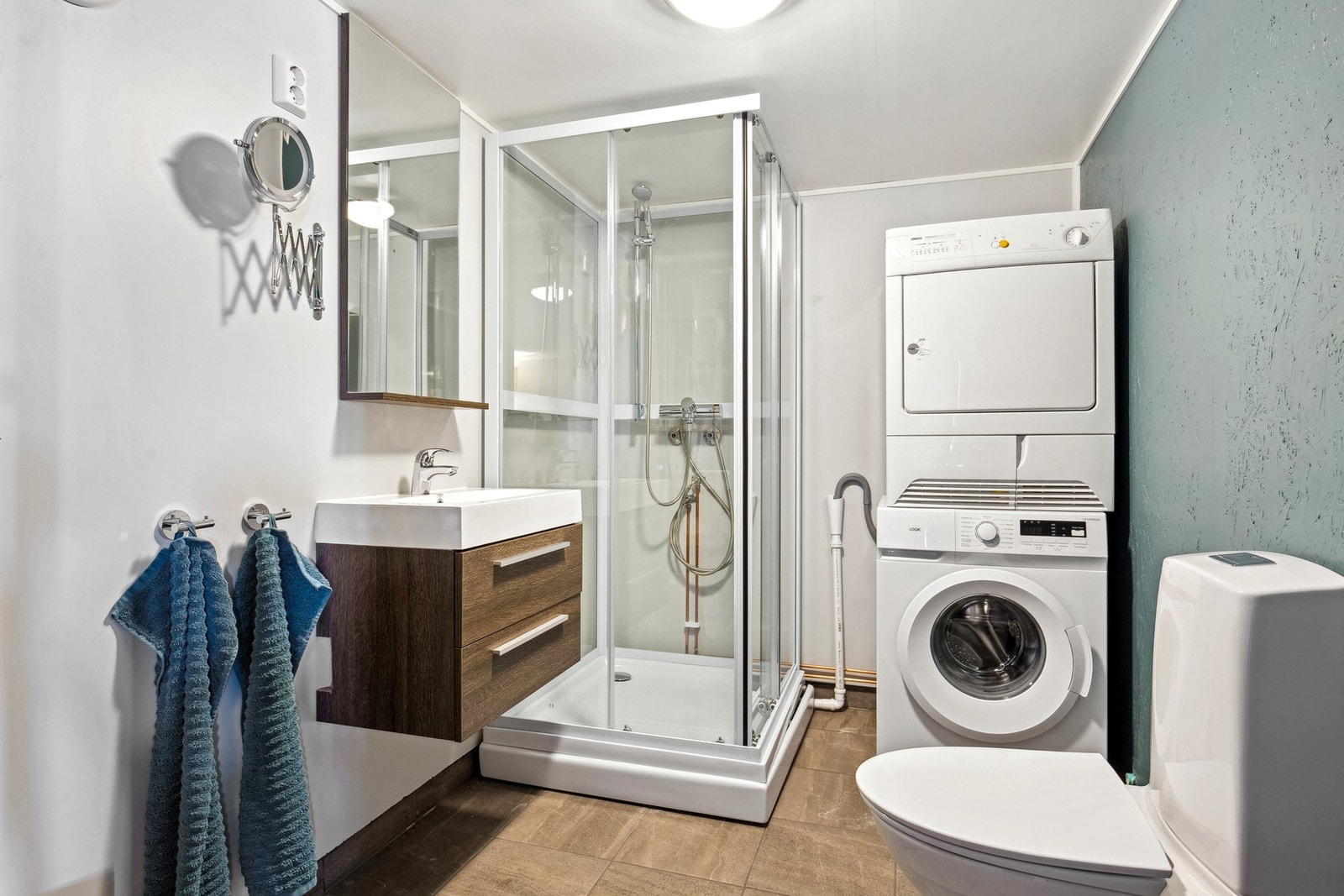 Bad i underetasje. Galleribilde