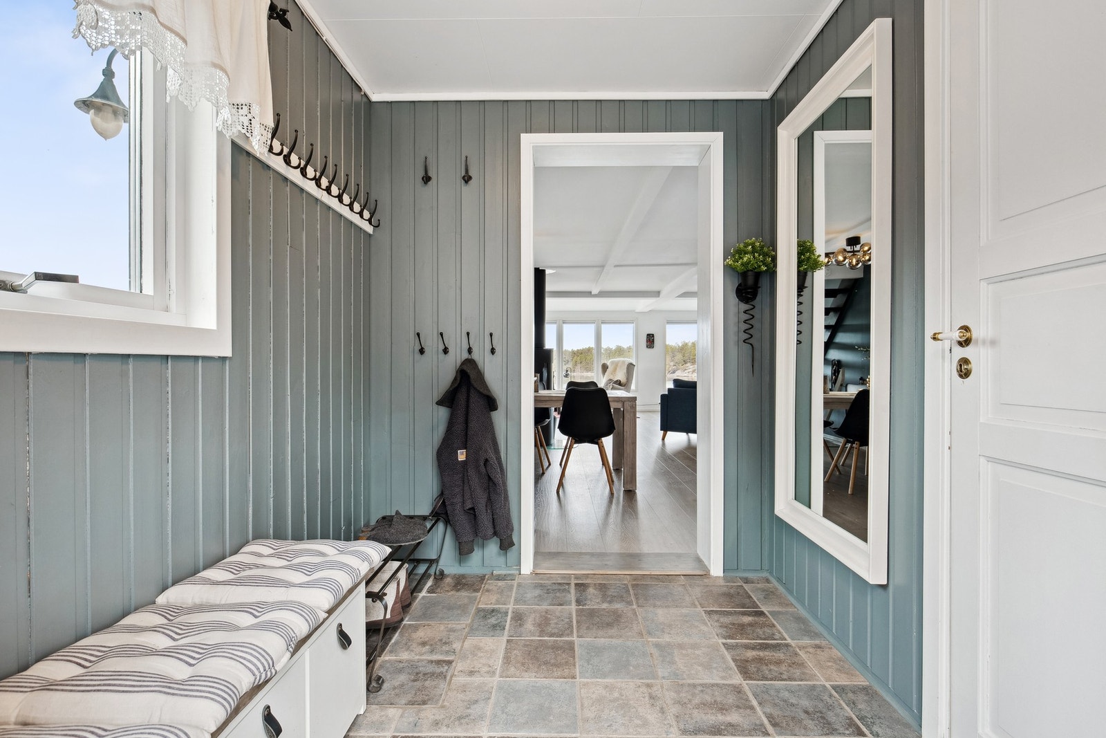 Vindfang i 1. etasje. Galleribilde