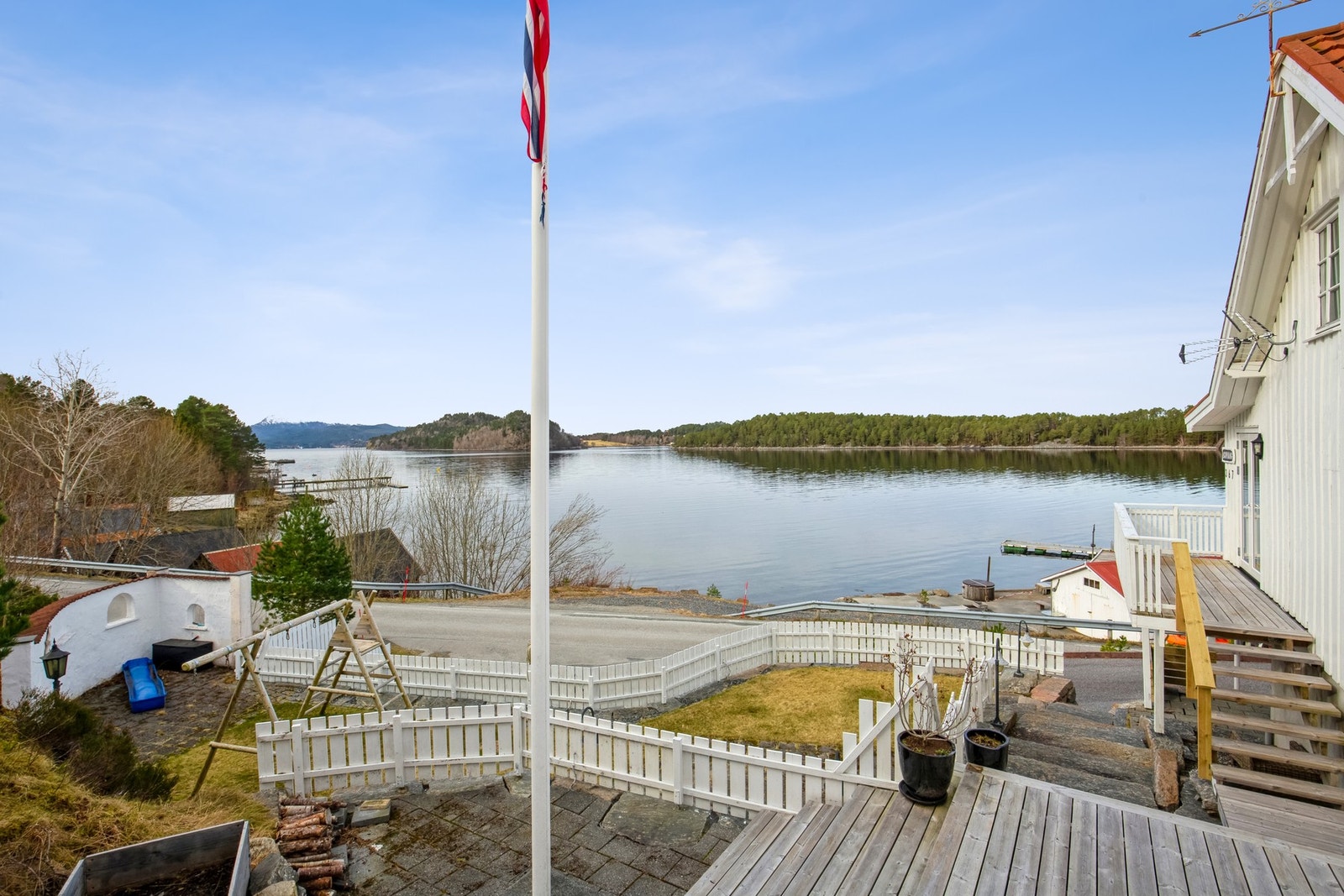 Flotte uteområder med flere terrasser og uteplasser. Galleribilde