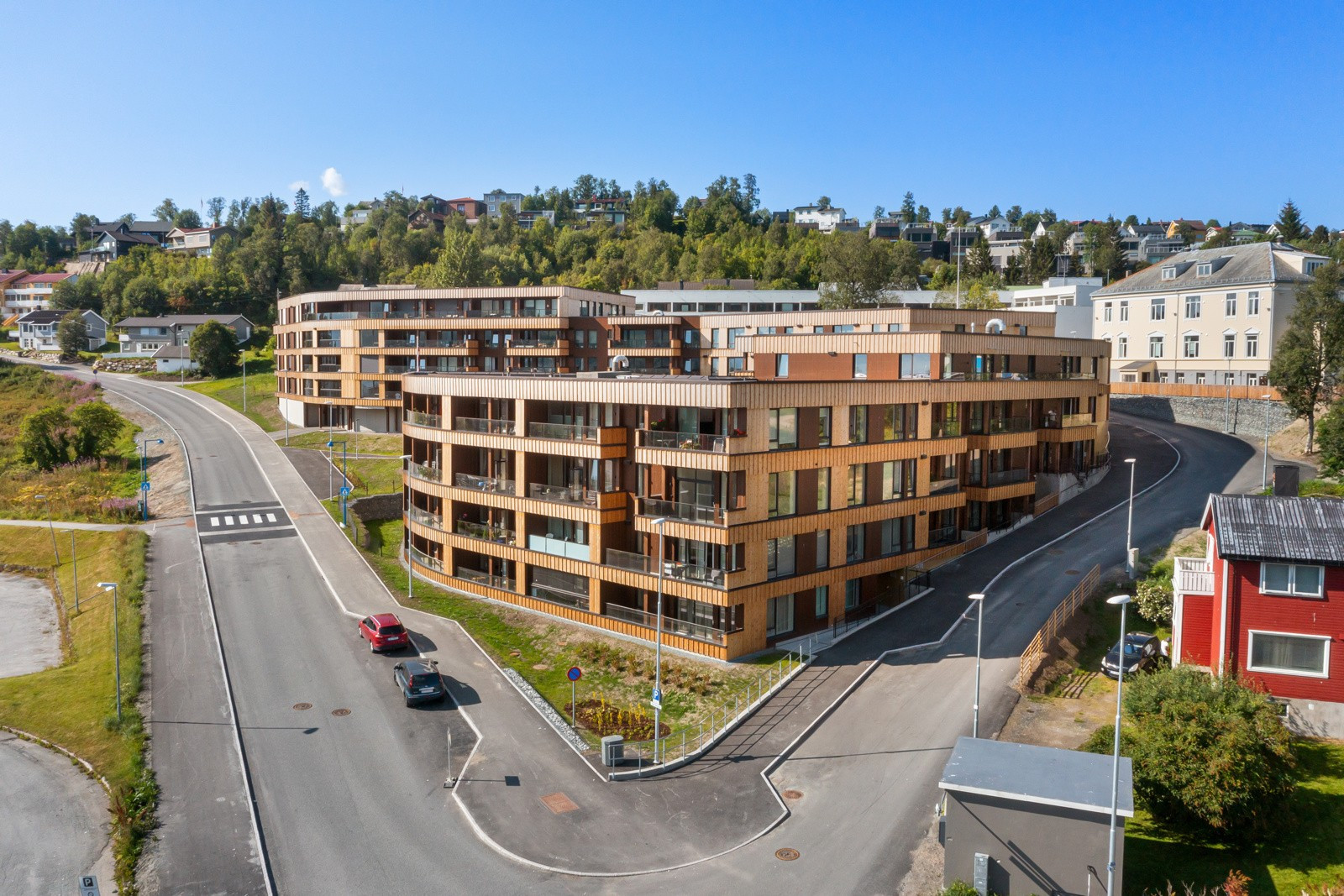 Gangavstand til bussholdeplass, sentrum, treningssenter, matbutikk m.m.