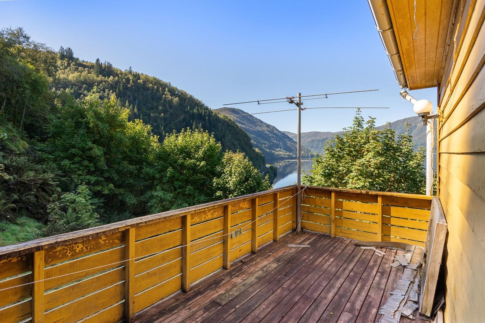 Boligen disponerer 2 balkonger. Galleribilde