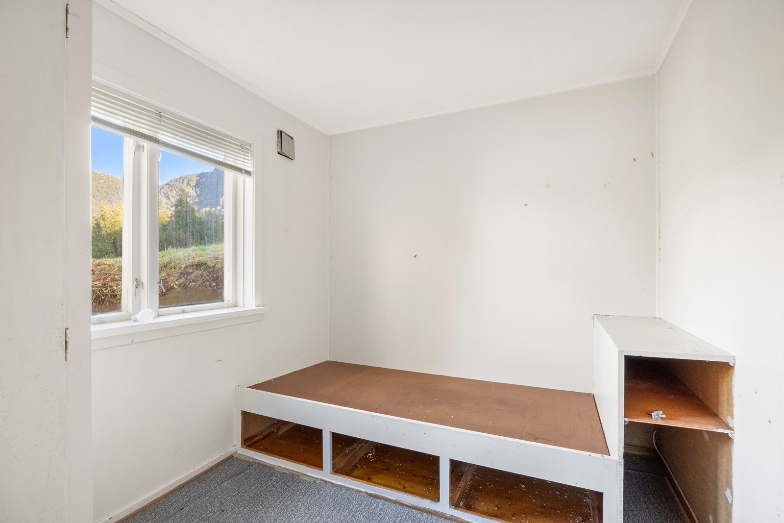 Rom ved inngang. Galleribilde