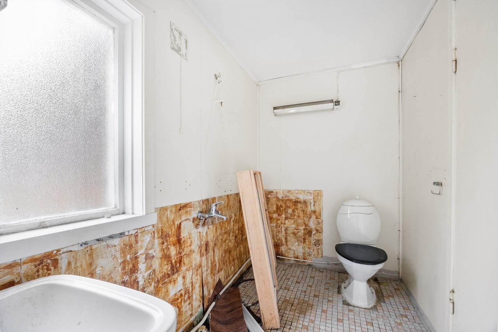 Bad ved inngang. Galleribilde