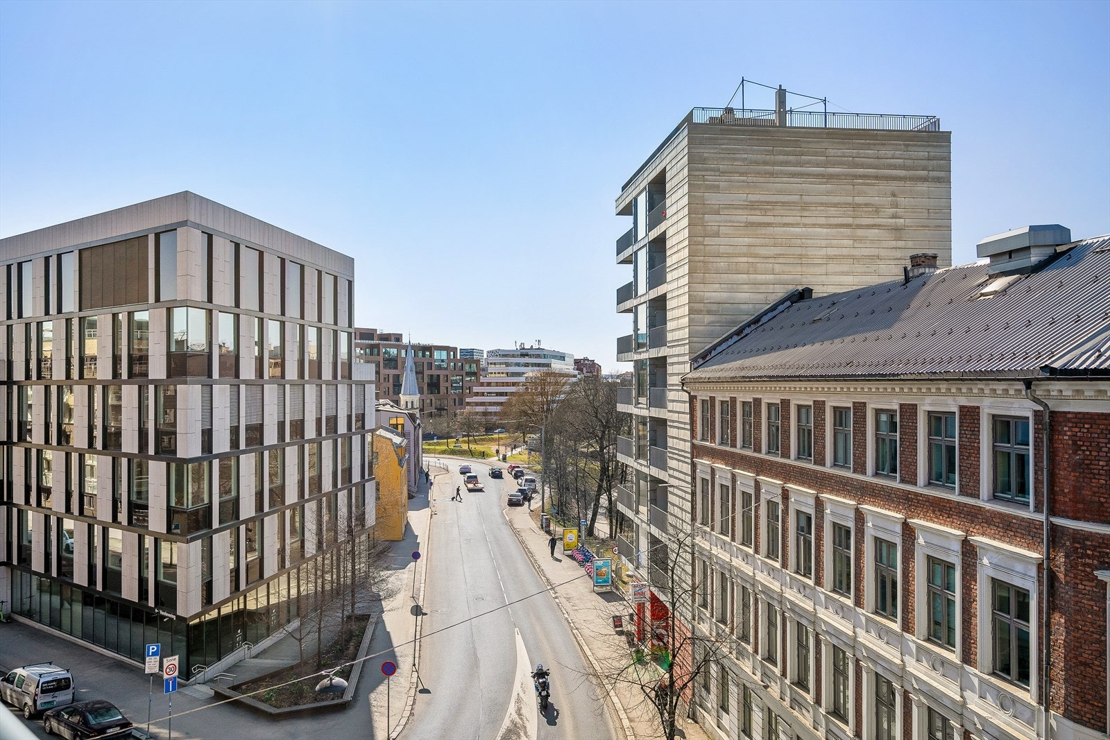 Åpen utsikt mot Barcode fra balkongen Galleribilde