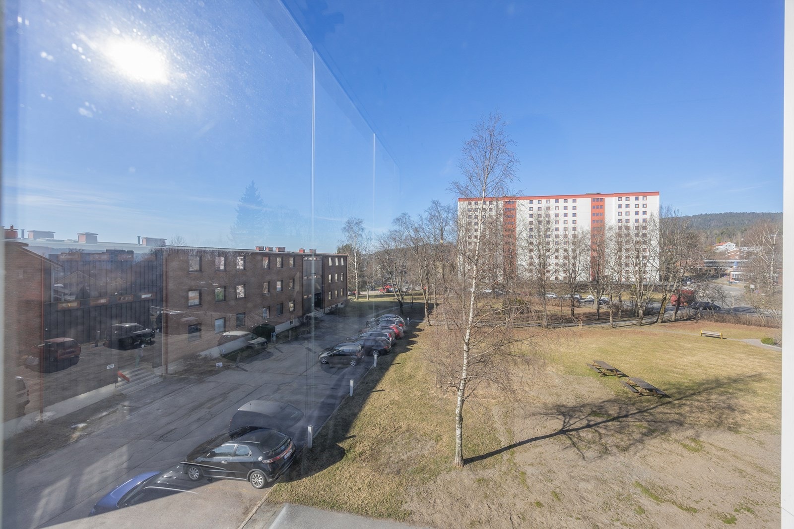 Fra boligen er det en pen utsikt over nærområdet Galleribilde