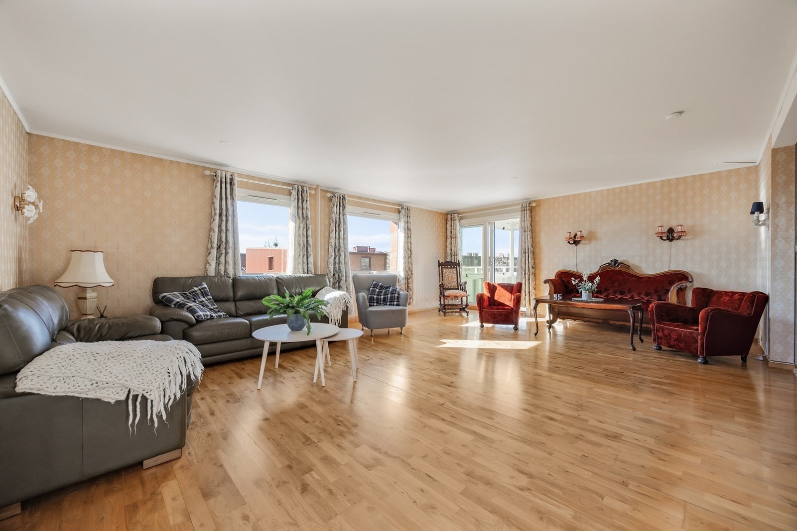 Eiendomsmegler 1 v/Adrian Stokstad har gleden av å presentere Rødtvetveien 35! Galleribilde